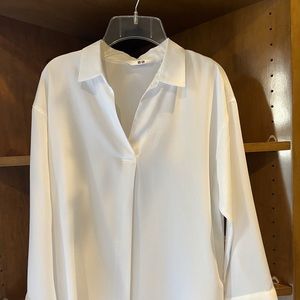 Women’s 3/4 sleeve UniQlo blouse
